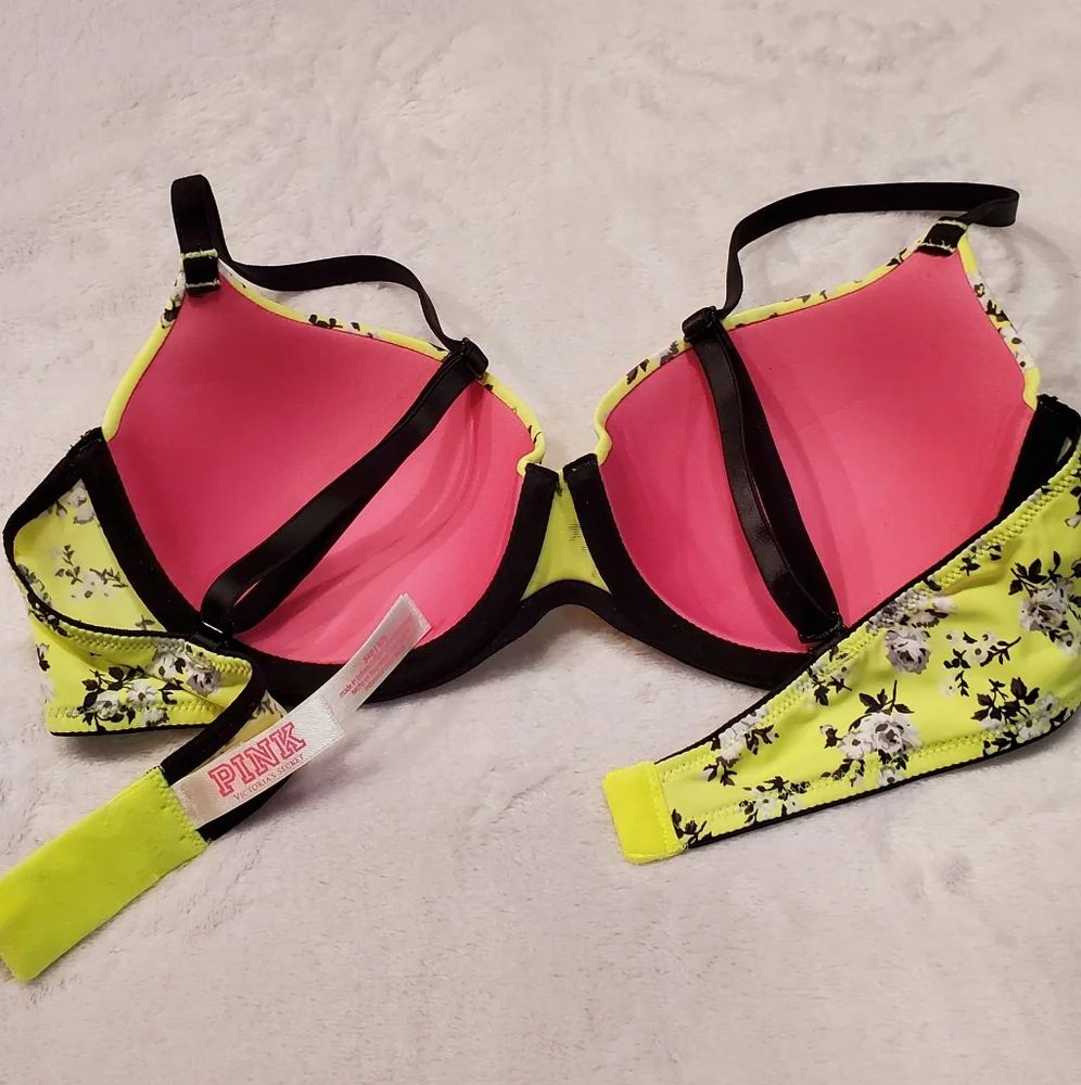Victoria's Secret PINK Wear Everywhere Bra - Picture 3 of 3